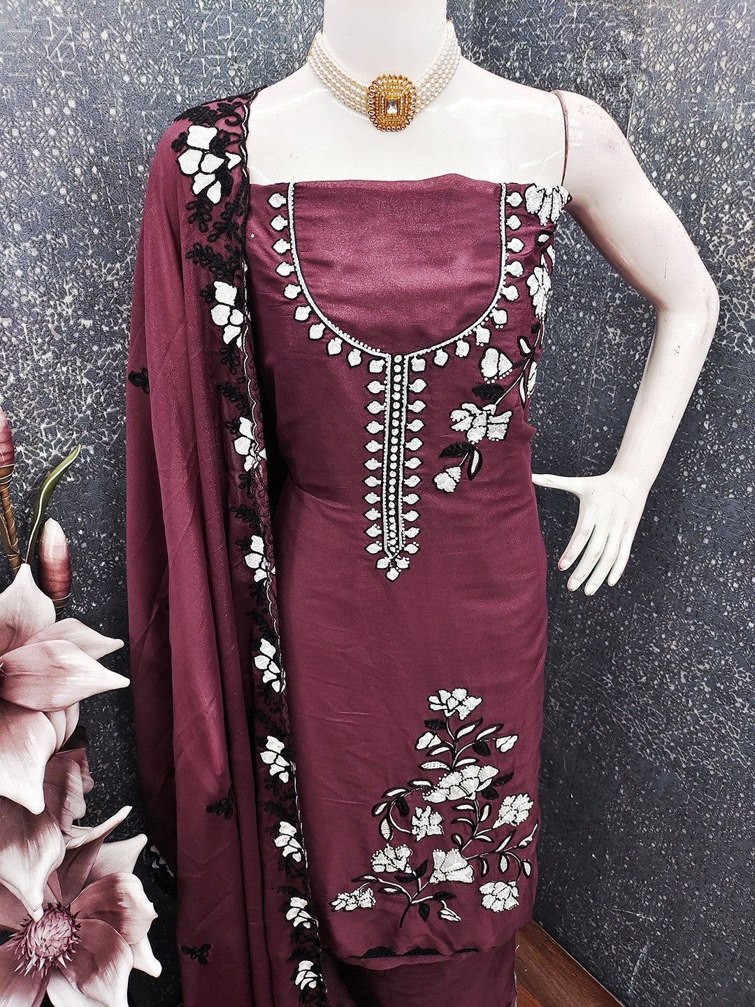 Mauve Premium Star Georgette Dress Material Featuring Intricate Floral Embroidery - Image 2