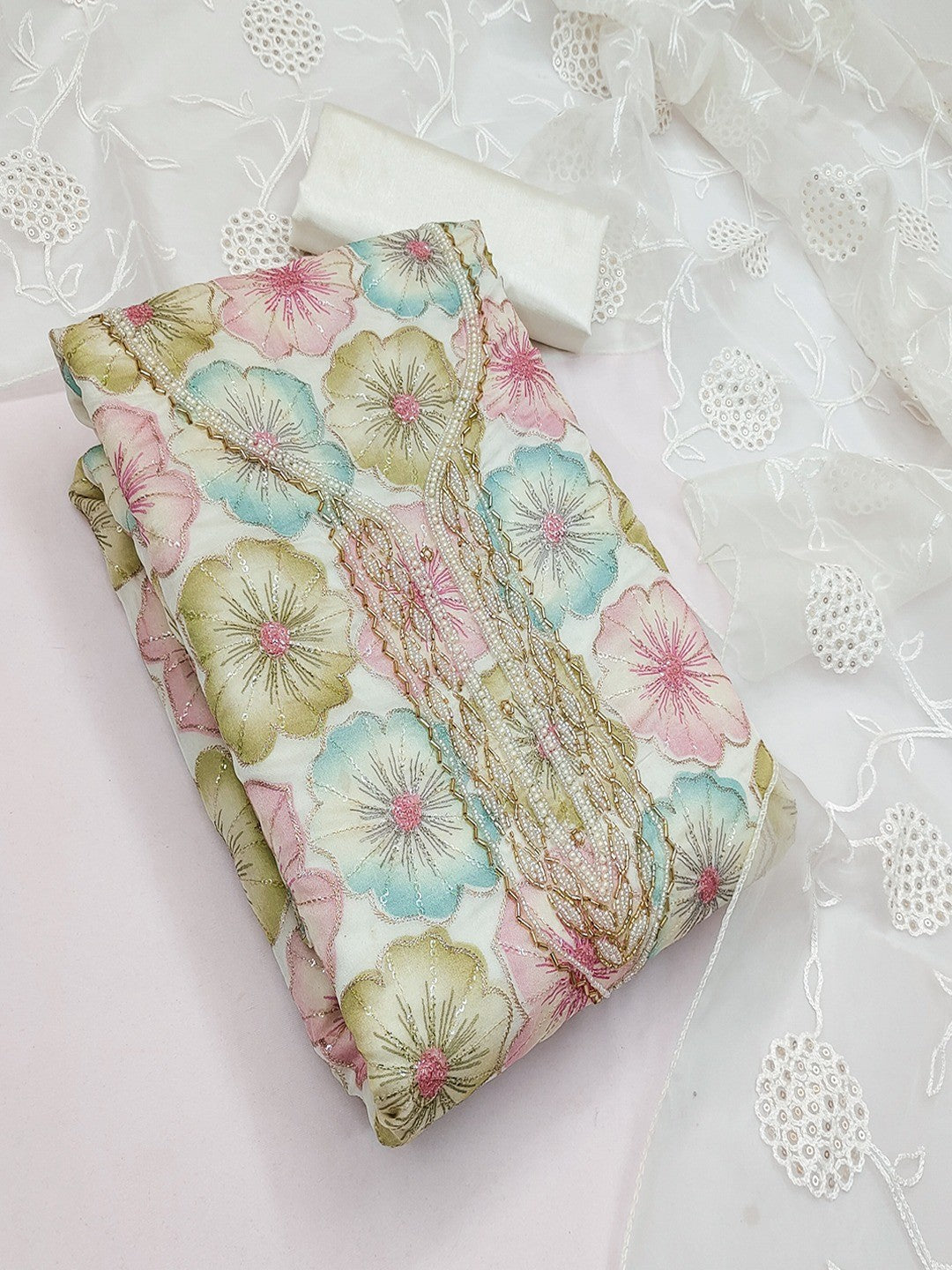 White Embroidered Organza Fabric Set Featuring Intricate Beads Work Detailing - Image 2
