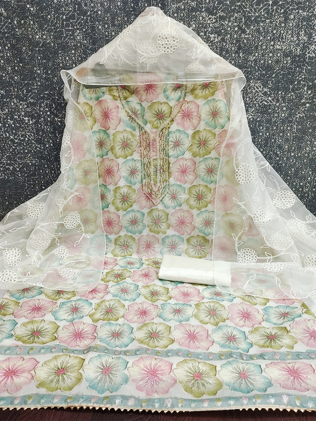 White Embroidered Organza Fabric Set Featuring Intricate Beads Work Detailing - Image 4