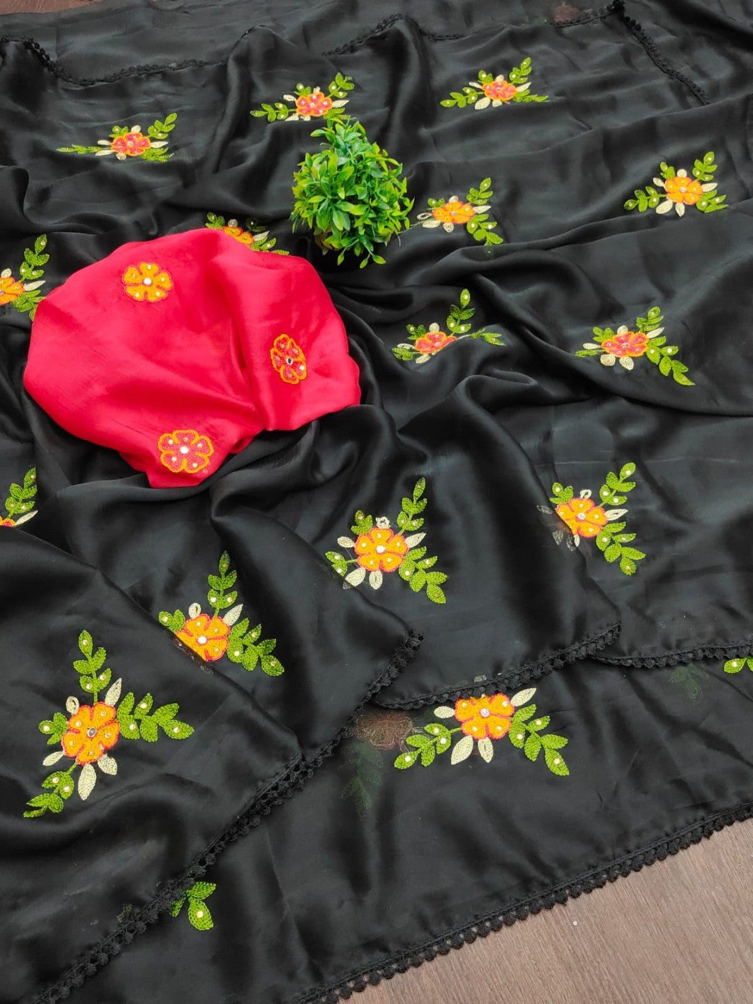 Black Viscose Saree with Floral Embroidery and Pink Blouse - Image 4