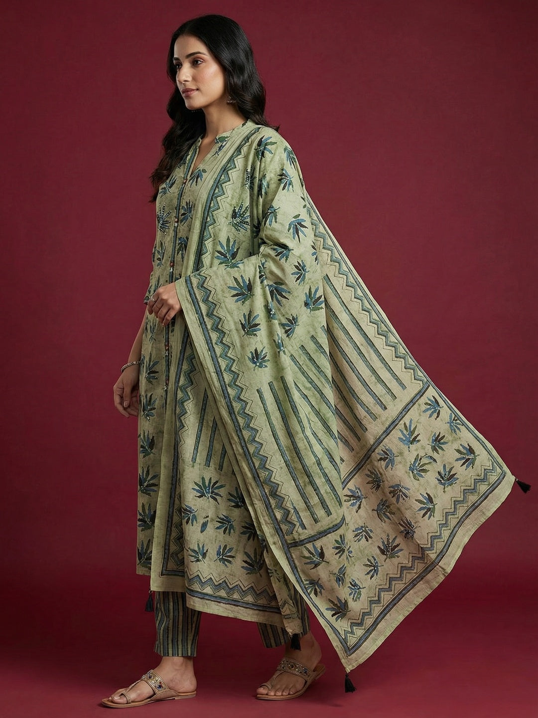 Blue Floral Printed Pure Cotton Straight Fit Salwar Suit - Image 3