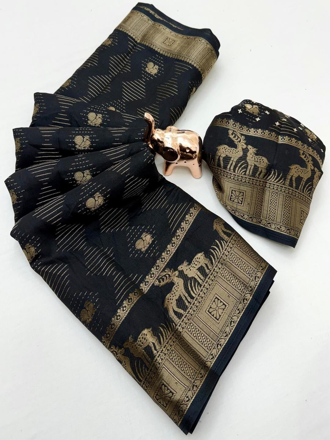 Royal Black Georgette Saree with Detailed Golden Woven Border Finish - Image 5