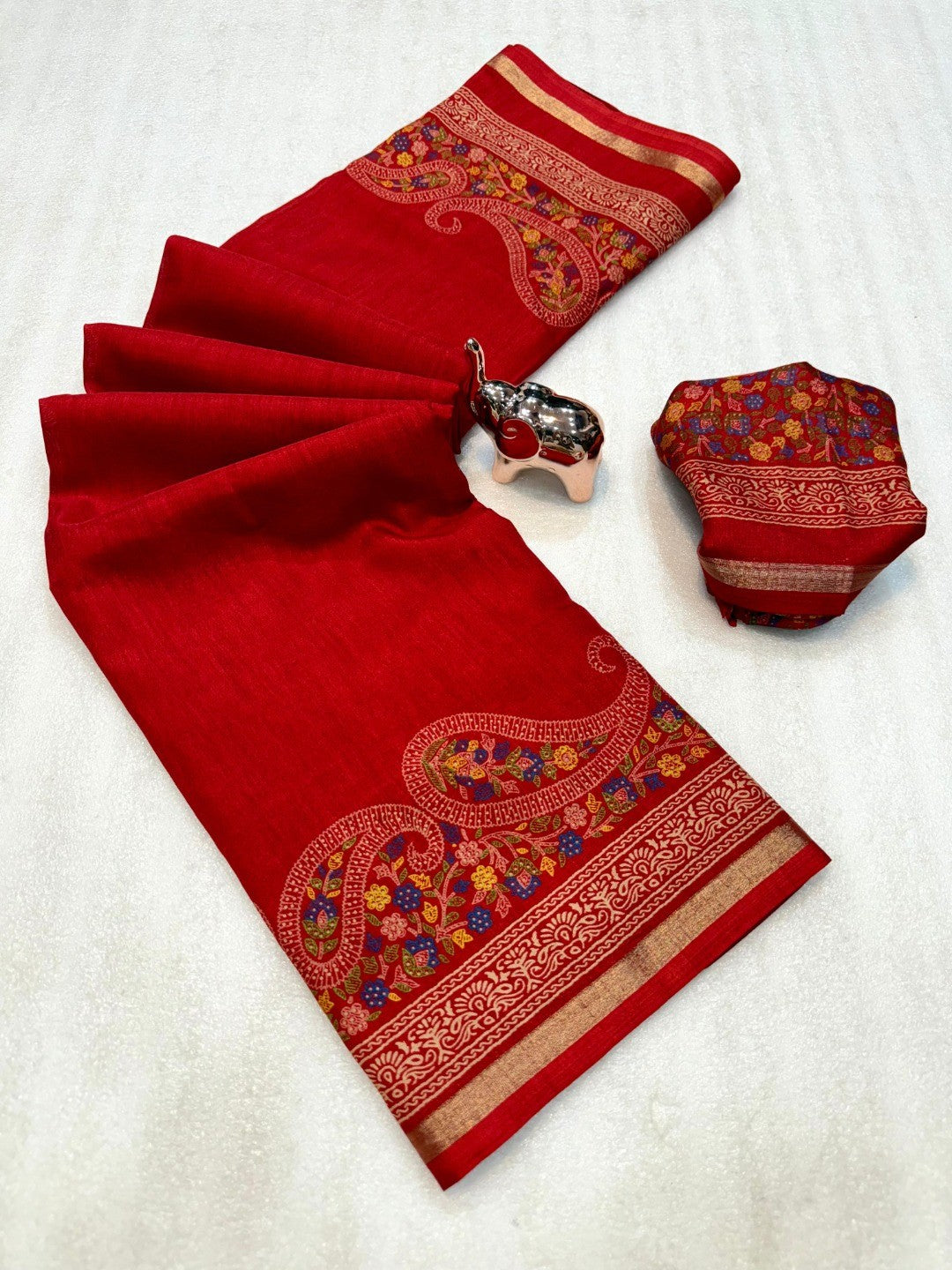 Red Tussar Silk Saree with Classic Paisley Pattern and Refined Traditional Finish - Image 3