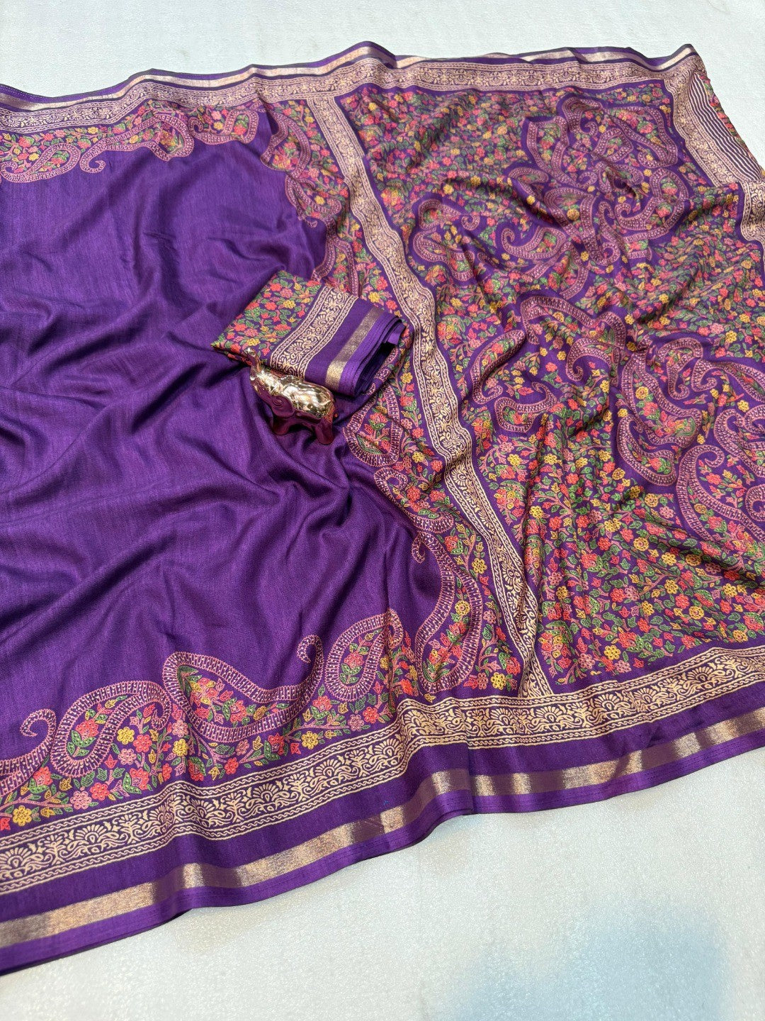 Purple Tussar Silk Saree with Classic Paisley Pattern and Refined Traditional Finish - Image 2