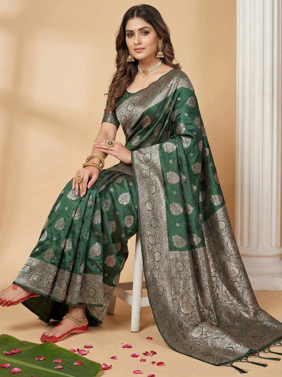 Elegant Green Banarasi Silk Saree Featuring Intricate Floral Weaving With Graceful Tassel Pallu - Image 3