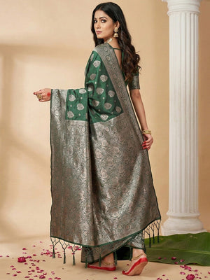 Elegant Green Banarasi Silk Saree Featuring Intricate Floral Weaving With Graceful Tassel Pallu - Image 2