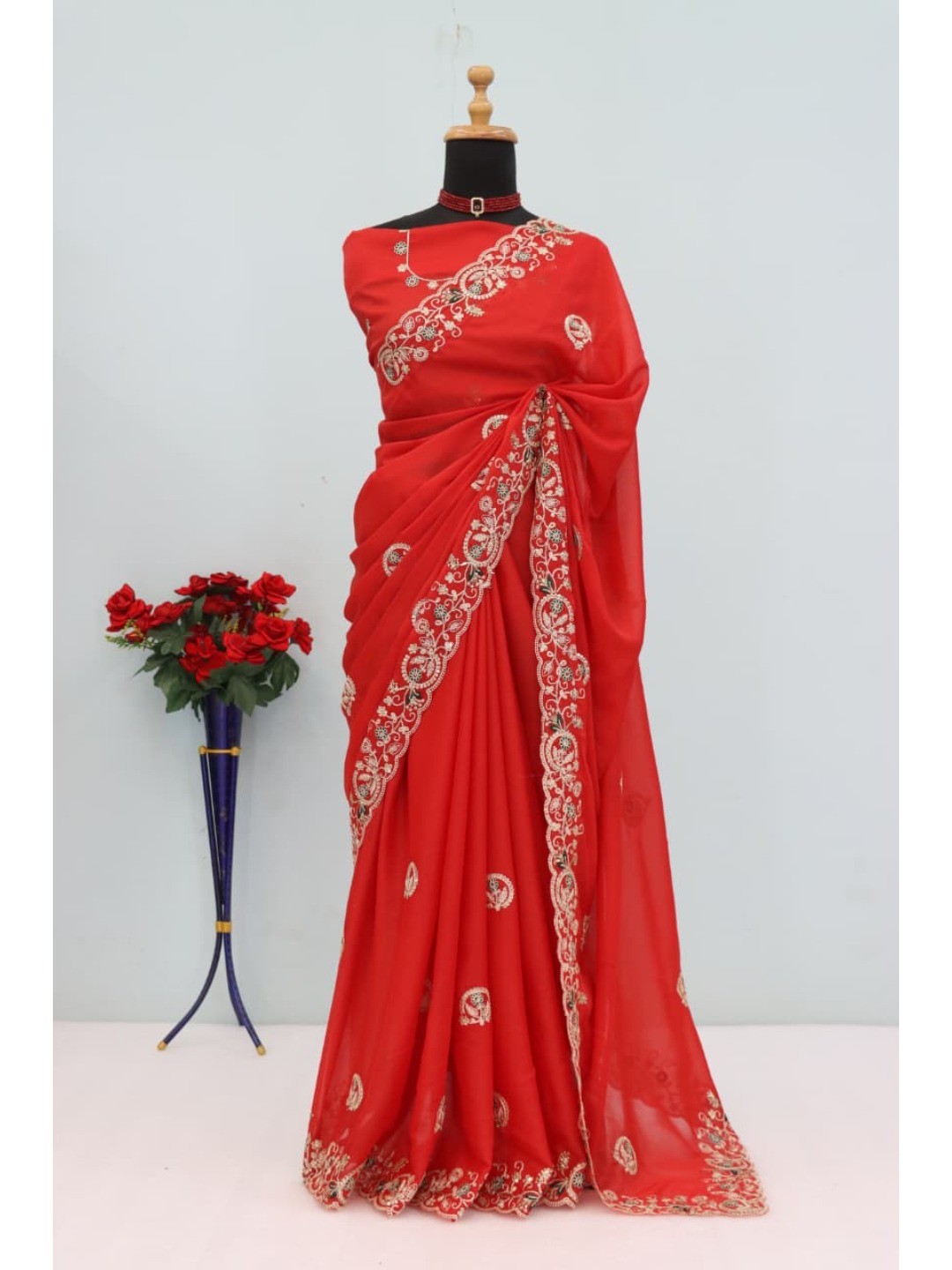 Elegant Red Floral Cording Embroidered Georgette Saree Highlighted With Shimmering Sequins - Image 5