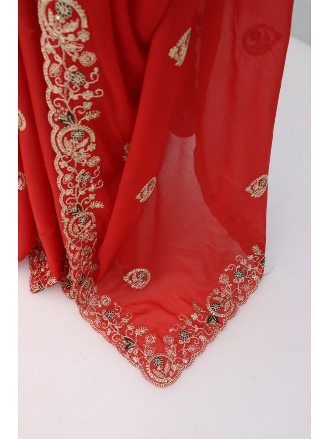 Elegant Red Floral Cording Embroidered Georgette Saree Highlighted With Shimmering Sequins - Image 10