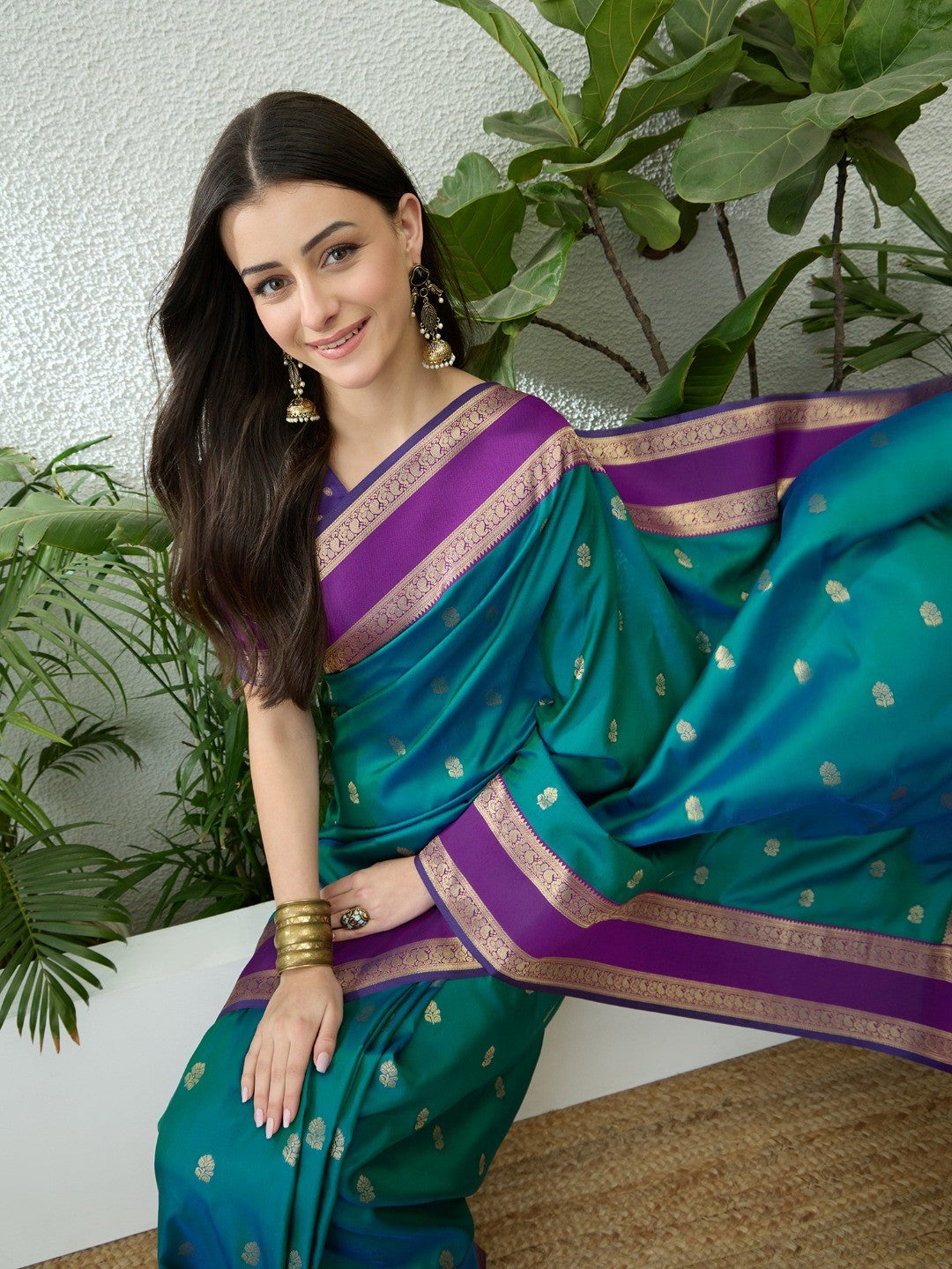 Traditional Teal Floral Zari Weaving Banarasi Silk Saree With Statement Tassel Pallu - Image 5