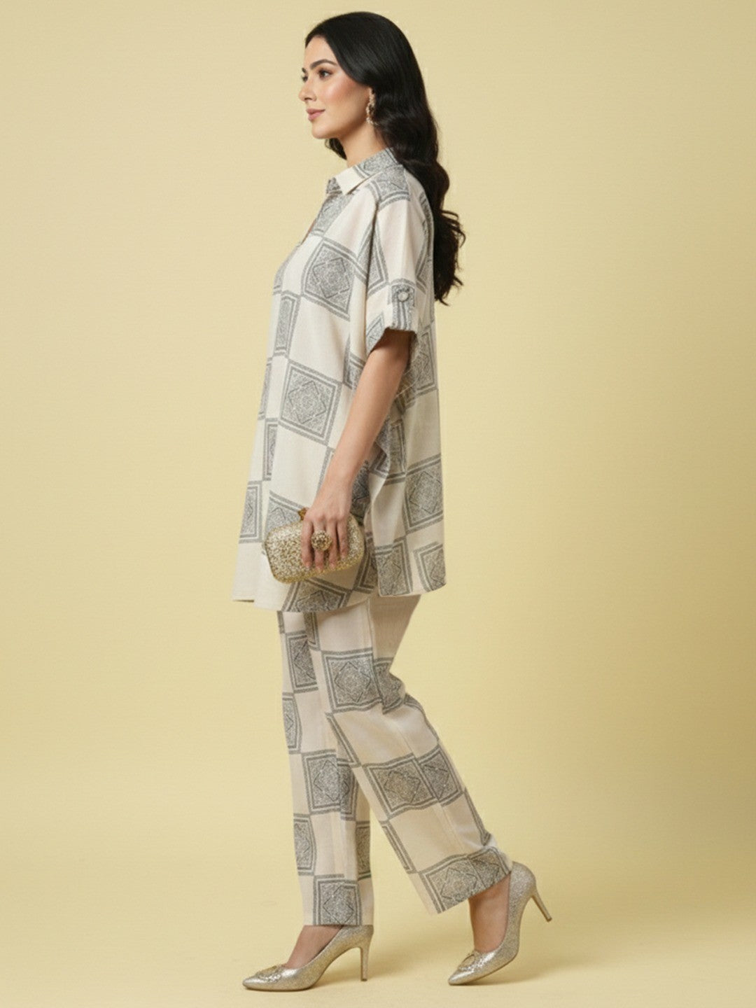 Offwhite Pure Cotton Top Bottom Set with Block Print Design - Image 3