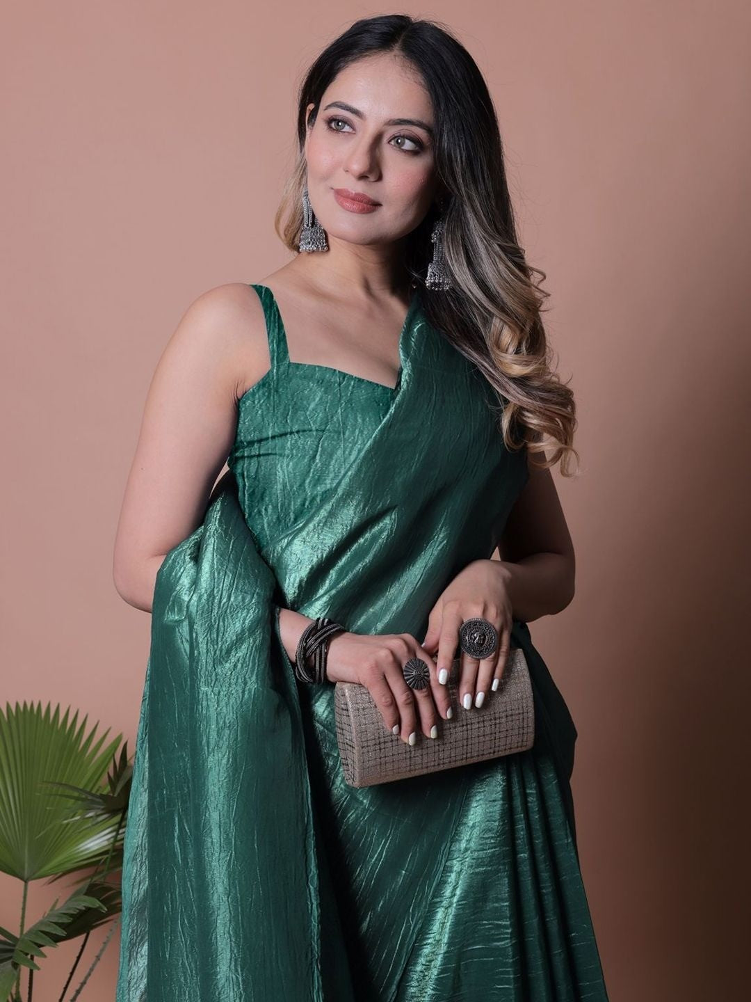 Emerald Green Solid Chiffon Saree Perfect for Parties & Festive Occasions - Image 2