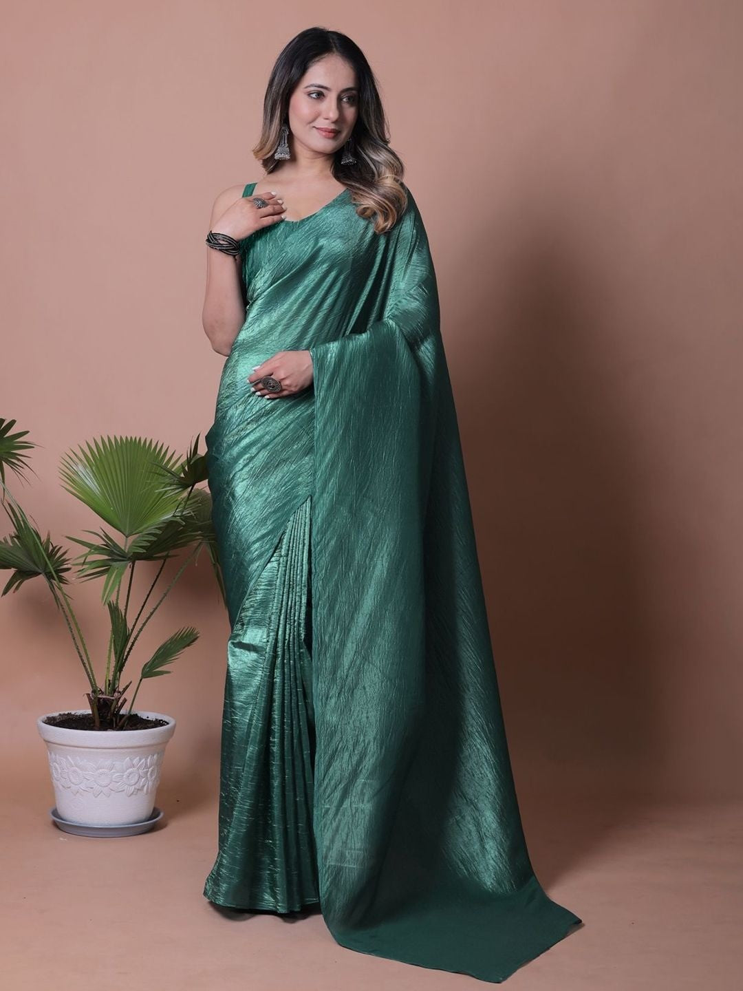 Emerald Green Solid Chiffon Saree Perfect for Parties & Festive Occasions - Image 3
