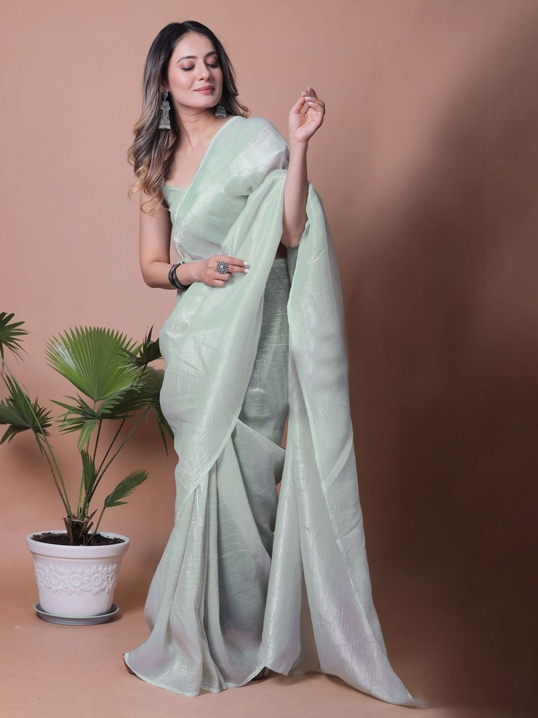 Mint Green Solid Chiffon Saree Perfect for Parties & Festive Occasions - Image 3