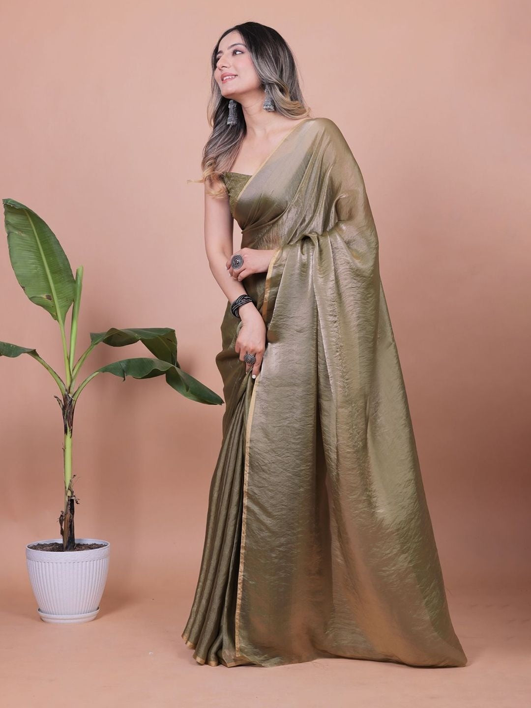 Mehendi Green Solid Chiffon Saree Perfect for Parties & Festive Occasions - Image 3