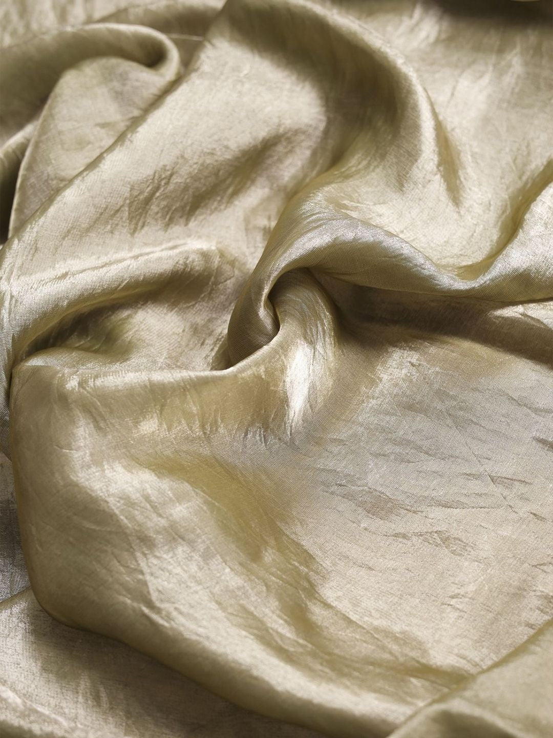 Mehendi Green Solid Chiffon Saree Perfect for Parties & Festive Occasions - Image 4