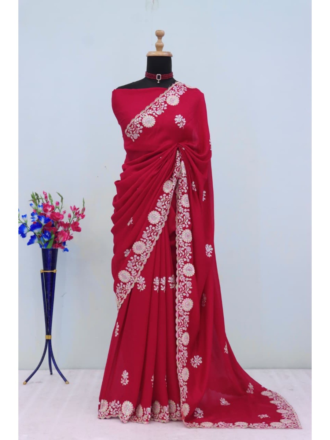 Luxurious Pink Floral Vichitra Silk Saree Embellished With Thread Embroidery & Sequins Work - Image 6