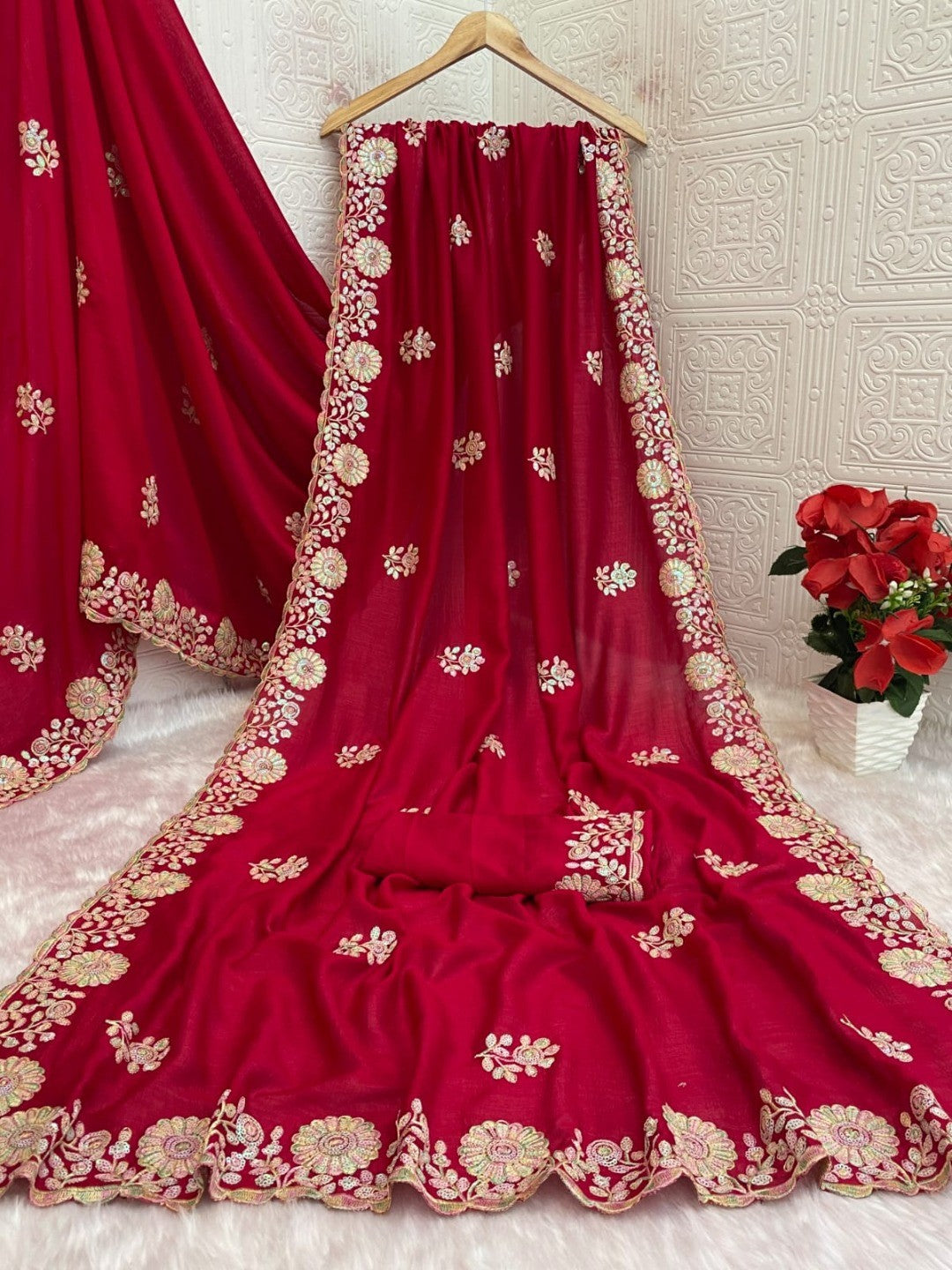 Luxurious Pink Floral Vichitra Silk Saree Embellished With Thread Embroidery & Sequins Work - Image 7