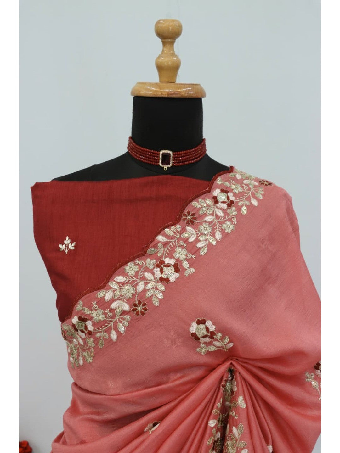 Designer Peach Vichitra Silk Saree with Artistic Embroidered Border for Timeless Ethnic Elegance - Image 2
