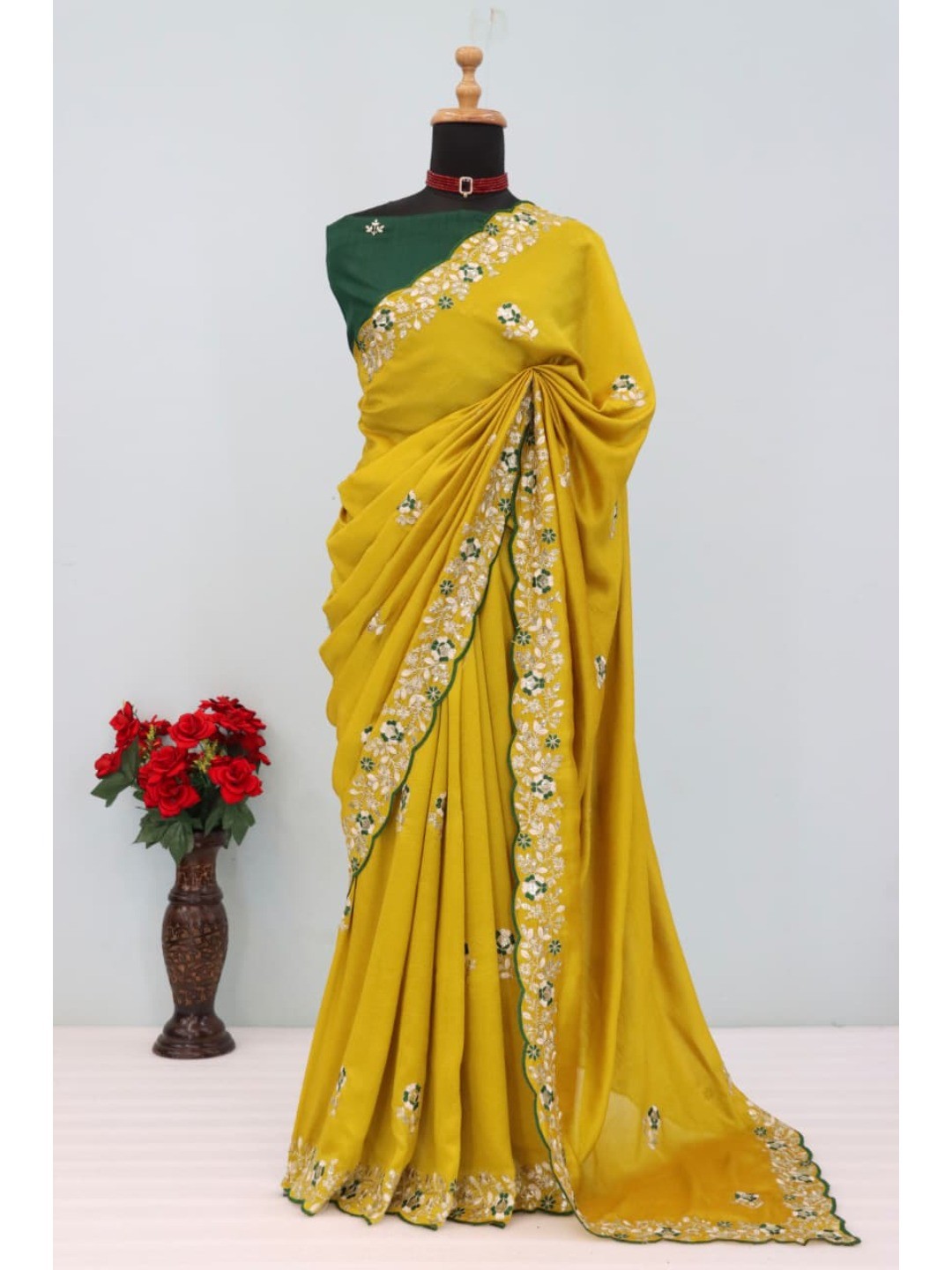 Designer Mustard Vichitra Silk Saree with Artistic Embroidered Border for Timeless Ethnic Elegance - Image 5