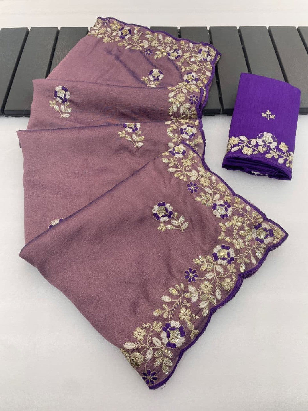 Designer Mauve Vichitra Silk Saree with Artistic Embroidered Border for Timeless Ethnic Elegance - Image 4
