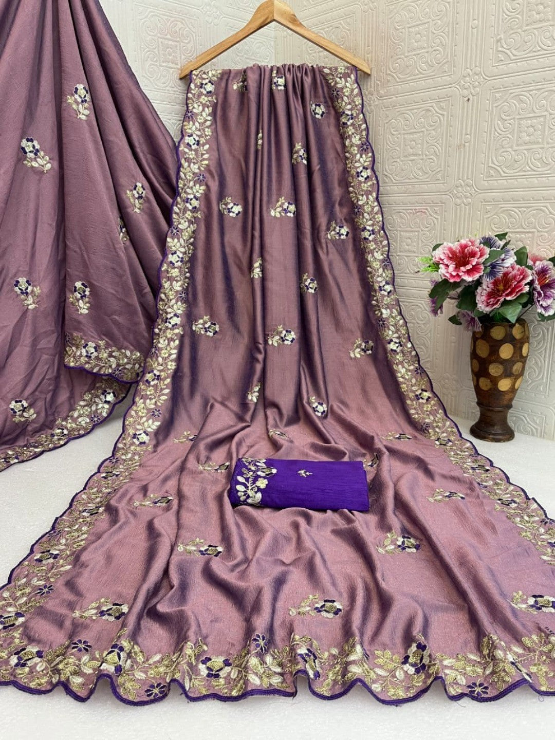 Designer Mauve Vichitra Silk Saree with Artistic Embroidered Border for Timeless Ethnic Elegance - Image 3