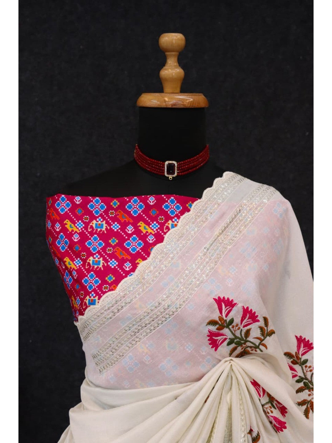 Offwhite Vichitra Silk Saree with Artistic Floral Embroidery and Rich Silk Texture - Image 3
