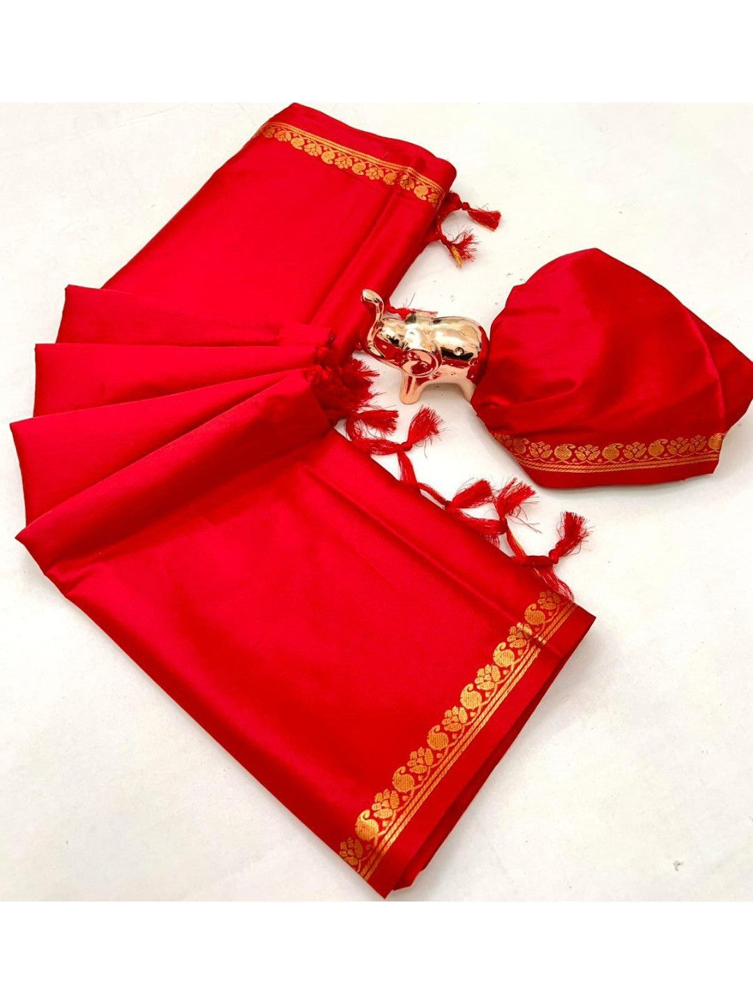 Elegant Red Solid Mysore Silk Saree With Golden Striped Zari Border - Image 3