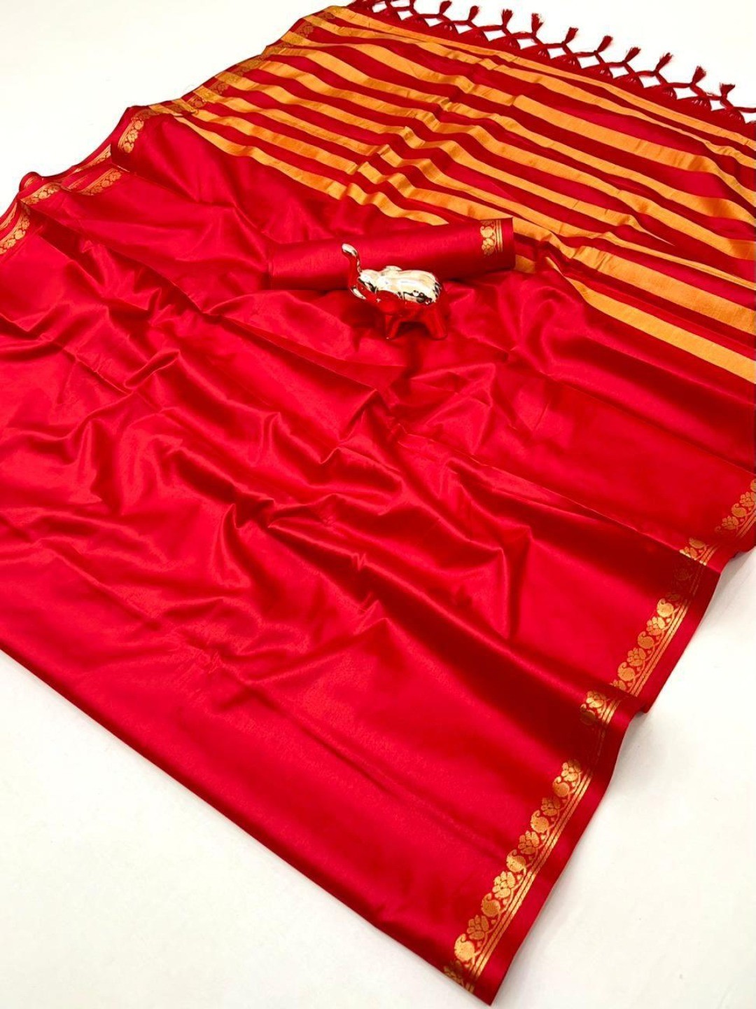 Elegant Red Solid Mysore Silk Saree With Golden Striped Zari Border - Image 2