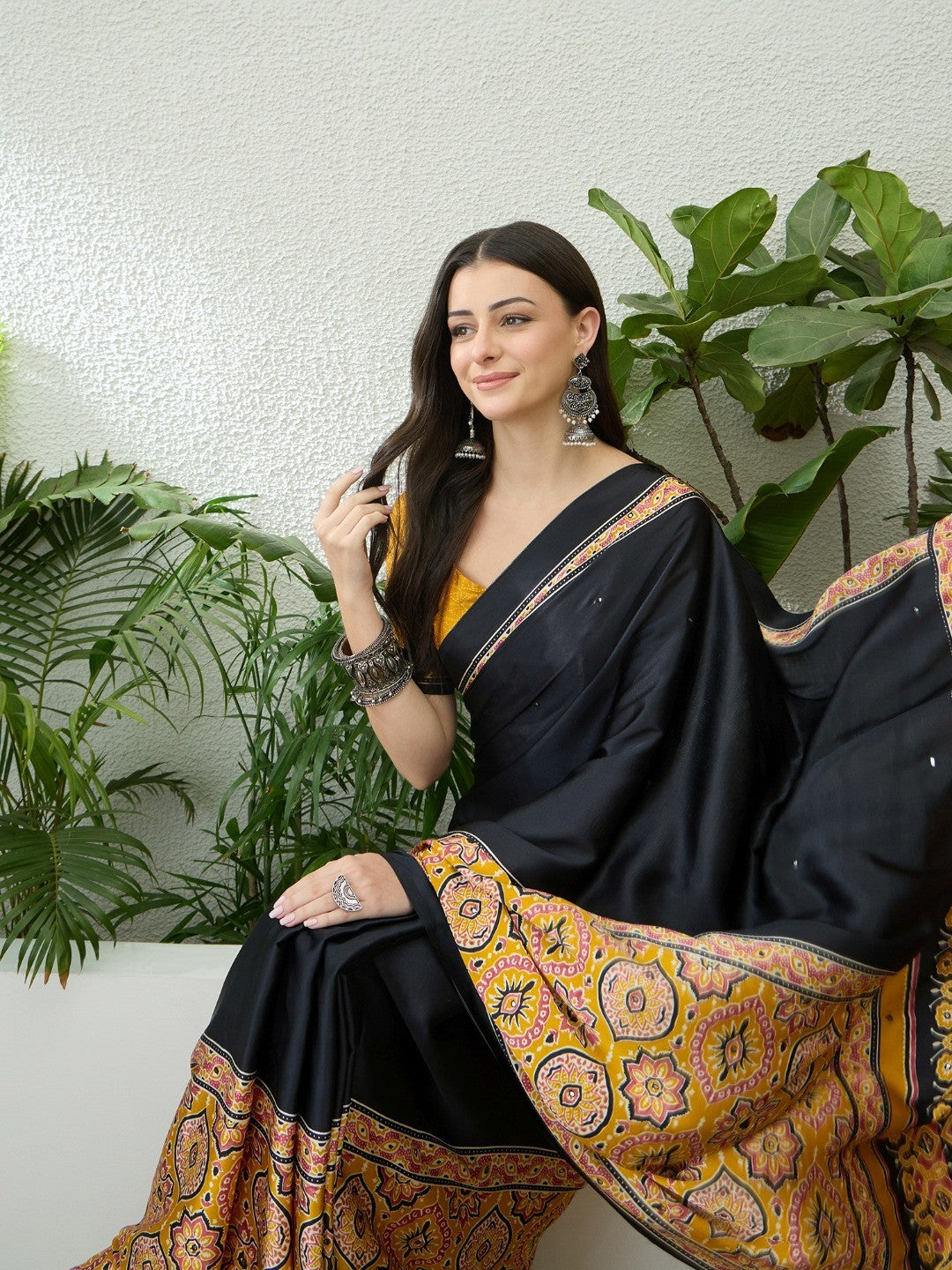 Trendy Black & Yellow Floral Print Satin Saree With Traditional Khatli Embroidery Work - Image 5