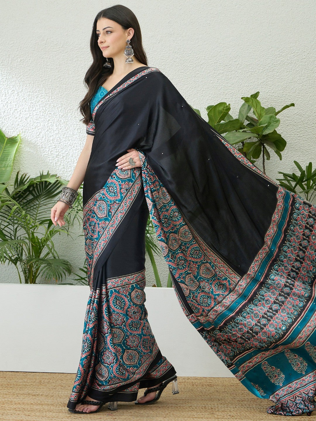 Trendy Black & Teal Floral Print Satin Saree With Traditional Khatli Embroidery Work - Image 3