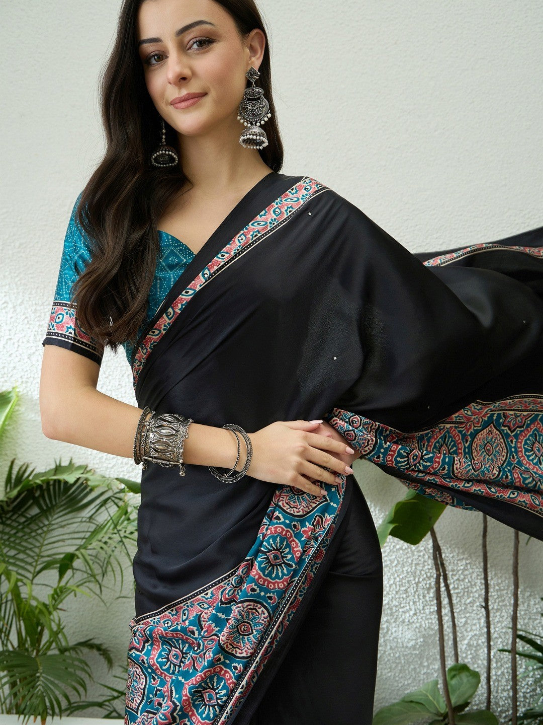 Trendy Black & Teal Floral Print Satin Saree With Traditional Khatli Embroidery Work - Image 7