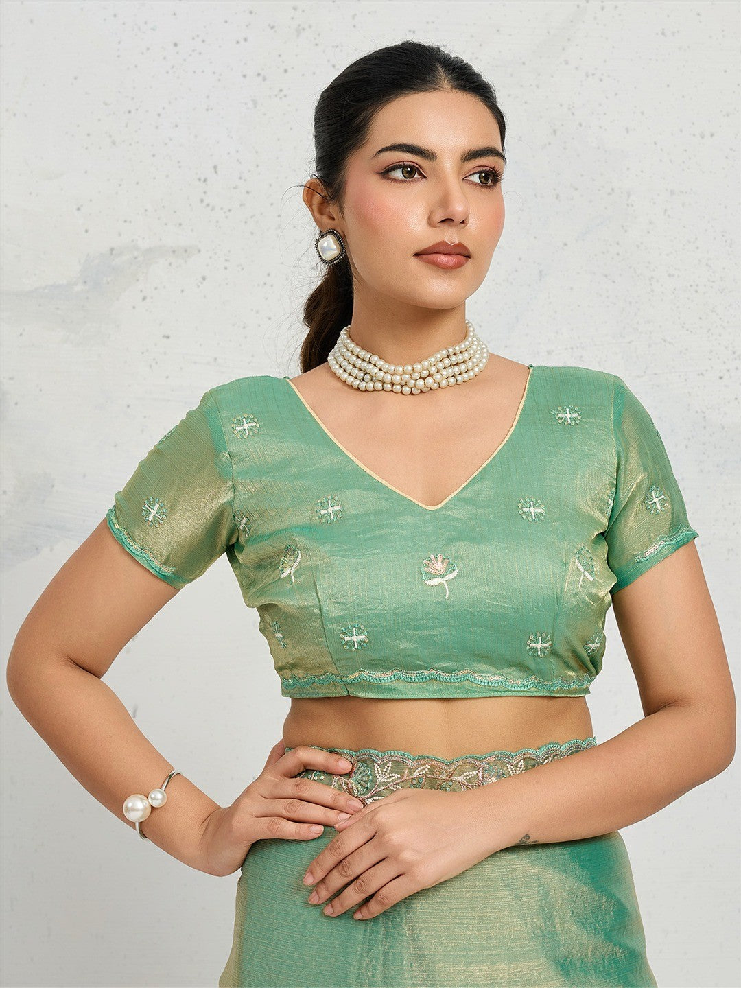 Elegant Sea Green Floral Thread & Zari Embroidered Chiffon Velvet Saree With Shimmering Sequins - Image 3