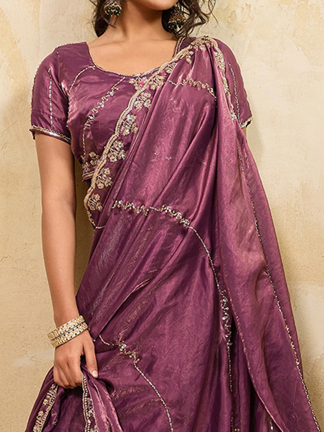 Elegant Mauve Sequins Embroidered Velvet Satin Saree Adorned With Beads & Cutdana Work - Image 3