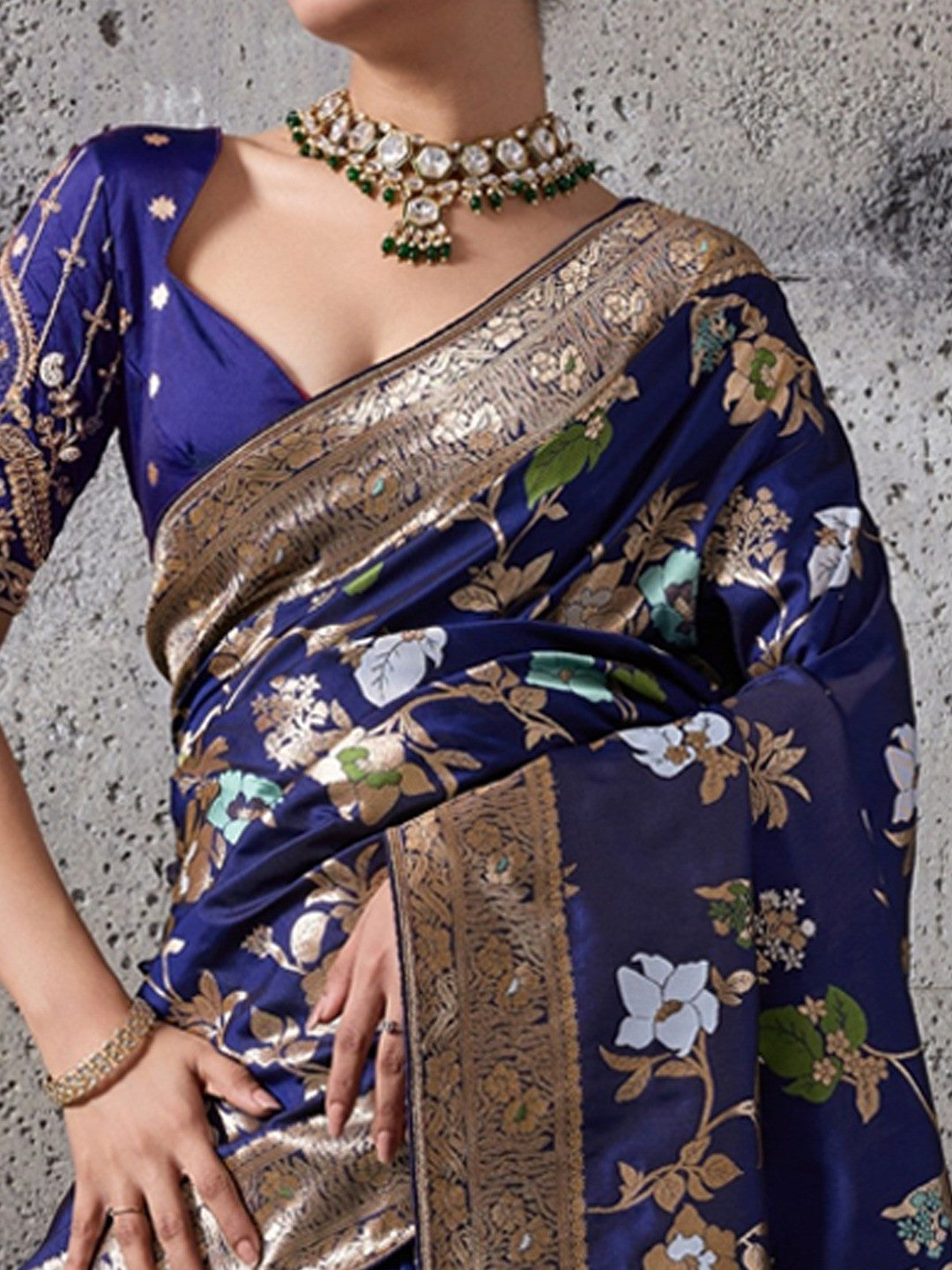 Navy Blue Floral Weaving Banarasi Silk Saree With Fine Piping & Classy Tassels On The Corners - Image 5