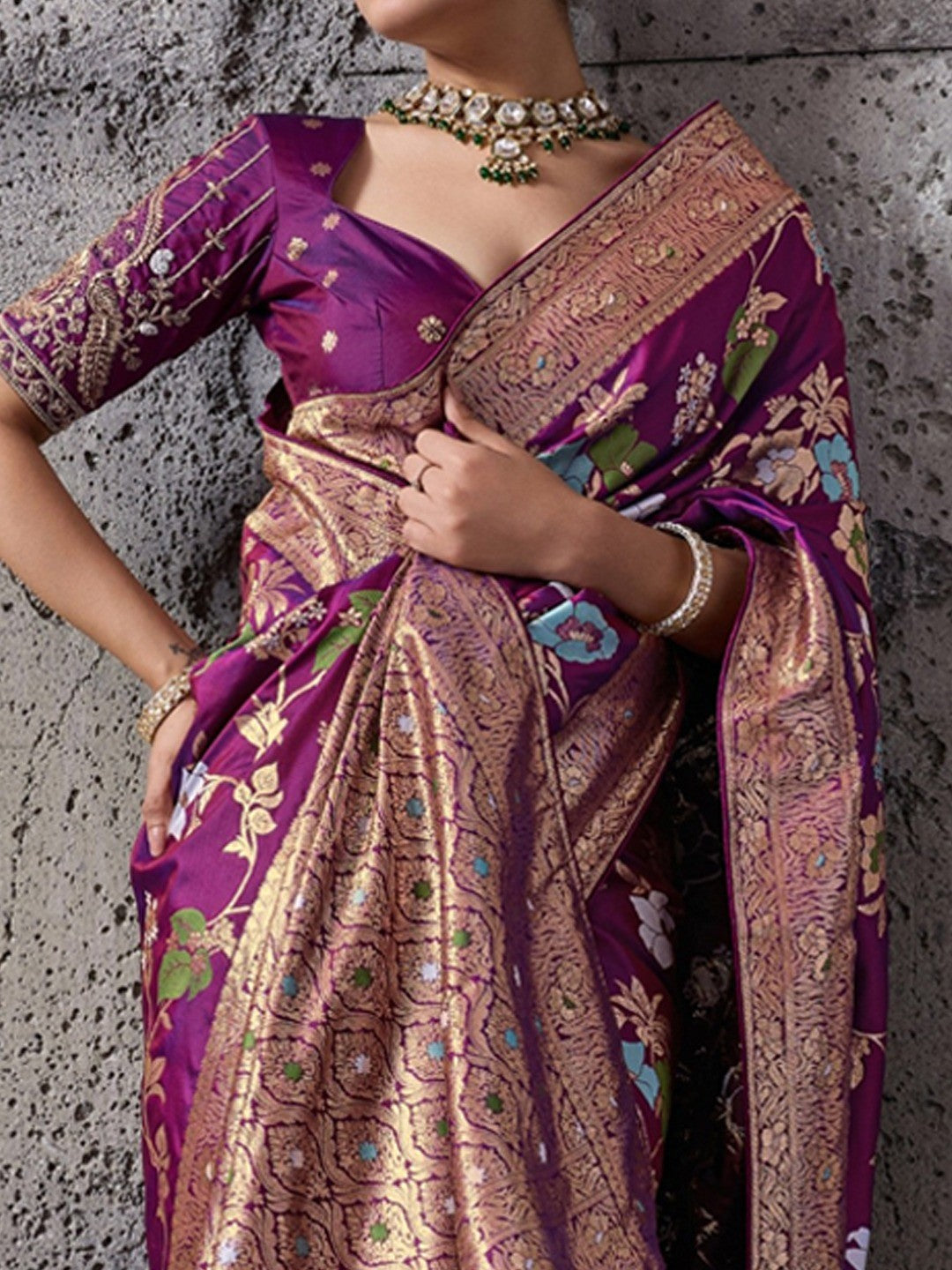 Wine Floral Weaving Banarasi Silk Saree With Fine Piping & Classy Tassels On The Corners - Image 2