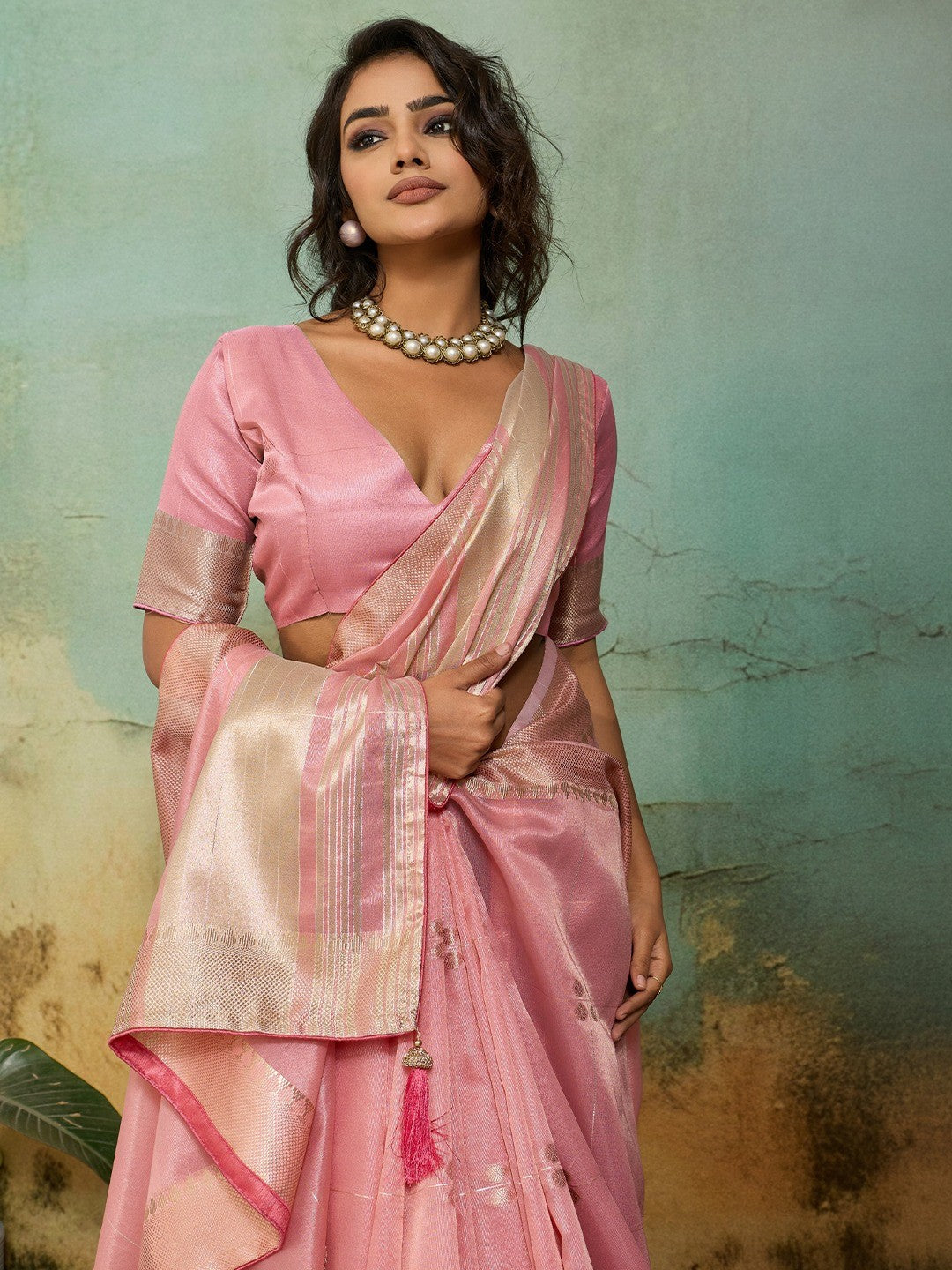 Elegant Pink Zari Butti Weaving Tissue Linen Saree With Traditional Chit Pallu - Image 2