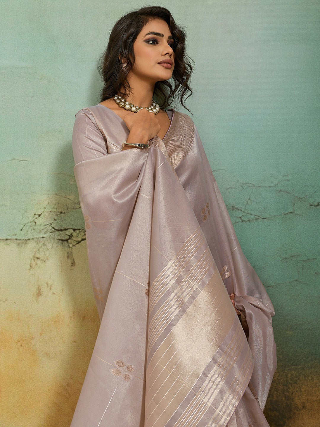 Elegant Grey Zari Butti Weaving Tissue Linen Saree With Traditional Chit Pallu - Image 3