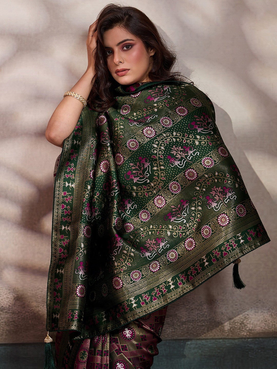 Graceful Wine & Green Floral Zari Meenakari Weaving Art Silk Saree With Elegant Tassel Pallu - Image 3