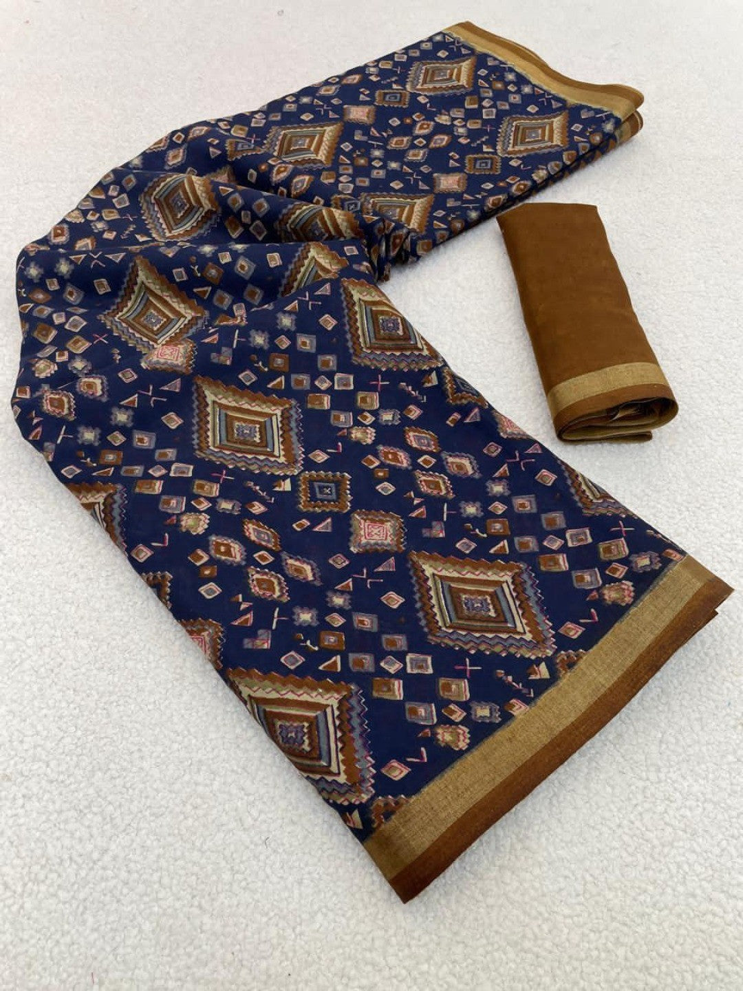 Traditional Navy Blue Chanderi Silk Saree with Detailed Geometric Print Pattern - Image 3