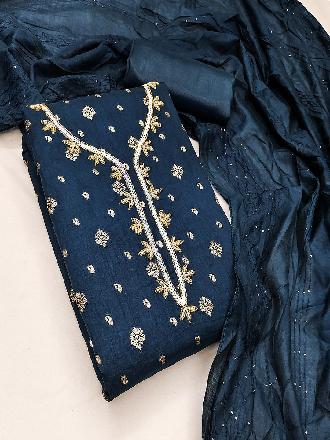 Morpich Blue Floral Woven Banarasi Silk Dress Material Adorned With Sequins Hand Embellishment - Image 4