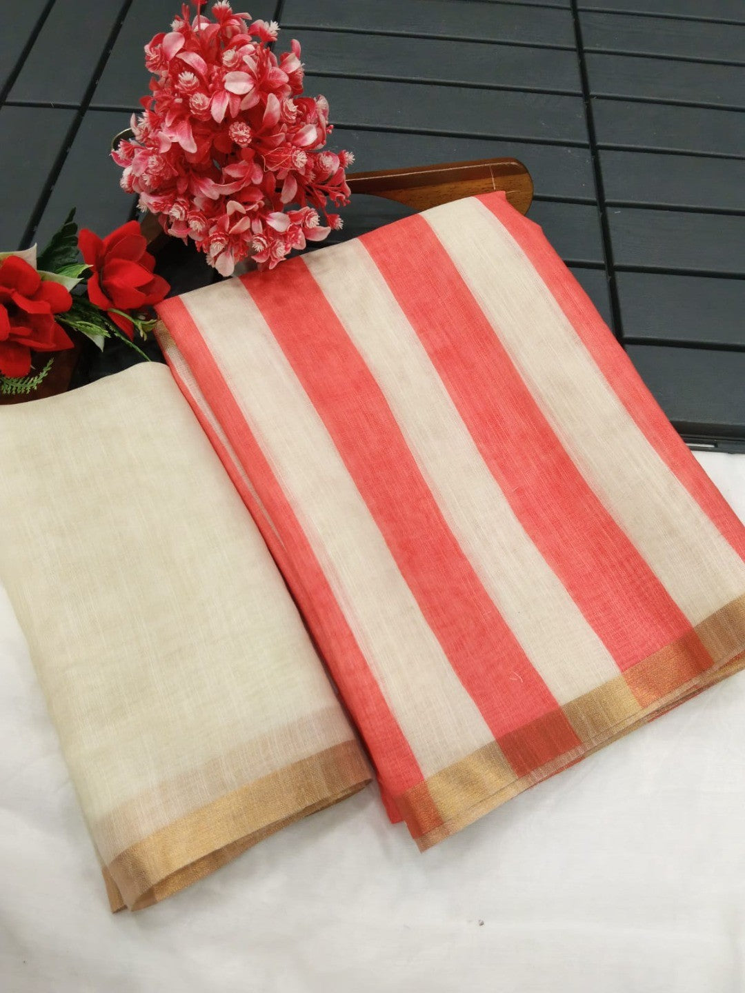 Lightweight Peach Linen Saree with Stylish Striped Motif Design - Image 3