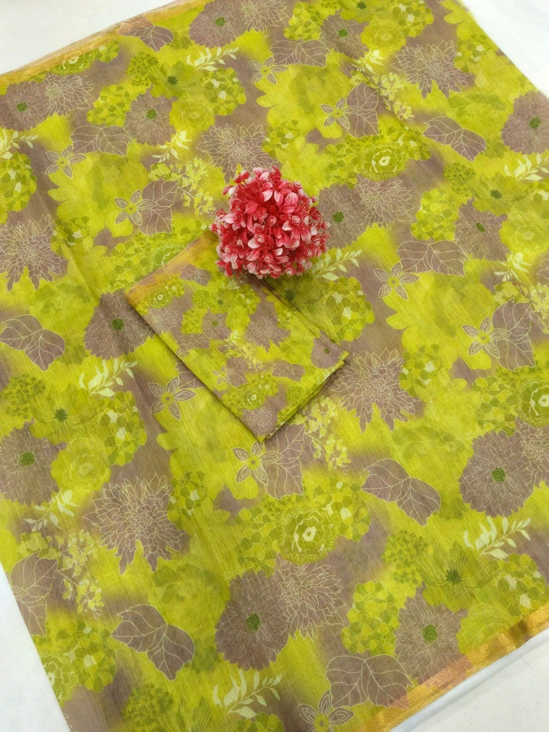 Elegant Green Floral Printed Linen Saree with Zari Border - Image 2