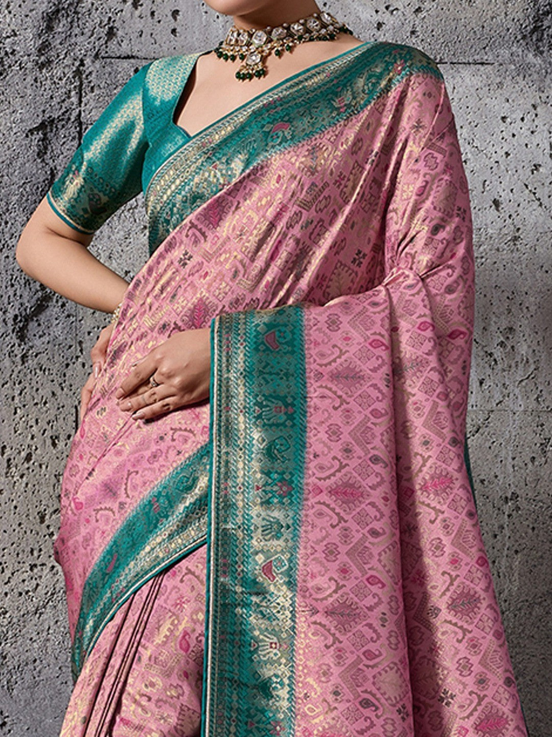 Elegant Pink Kanjivaram Silk Saree with Meenakari Weave & Rama Green Border - Image 3