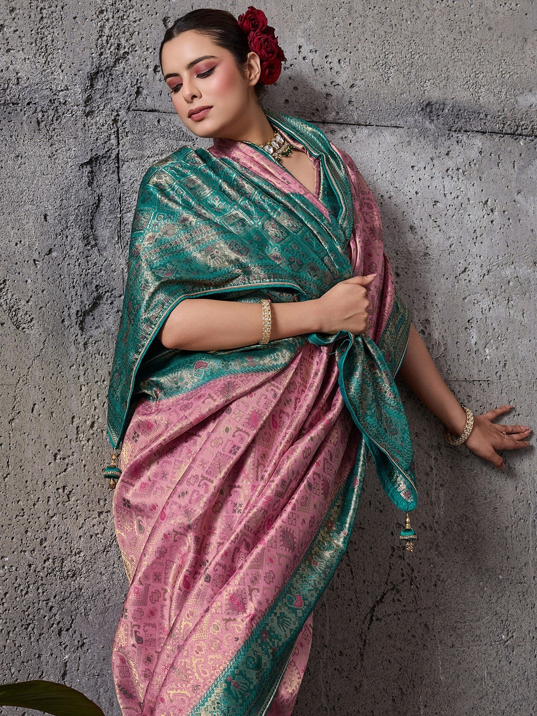 Elegant Pink Kanjivaram Silk Saree with Meenakari Weave & Rama Green Border - Image 2