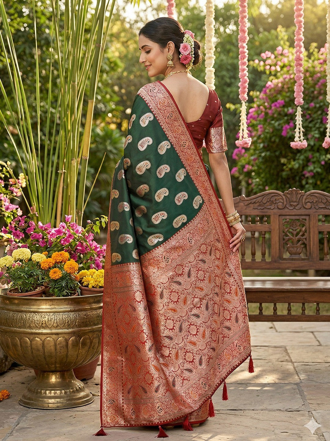 Elegant Green Silk Blend Saree with Paisley and Zari Work - Image 3