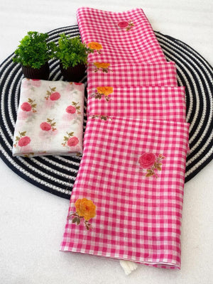 Pink Linen Saree with Elegant Checked Pattern and Floral Motifs - Image 2