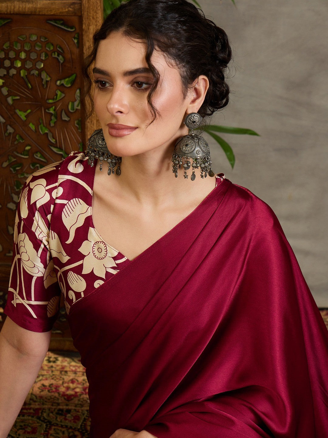Ethnic Maroon Satin Saree with Detailed Kalamkari Printed Design - Image 3