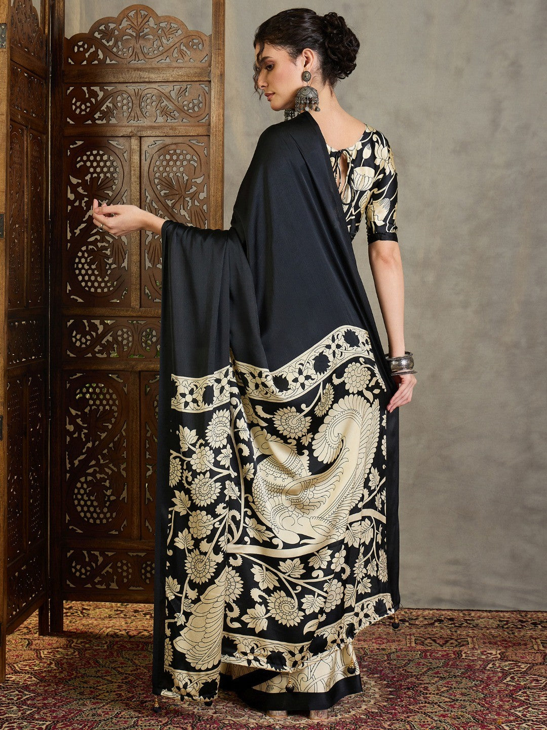 Ethnic Black Satin Saree with Detailed Kalamkari Printed Design - Image 3