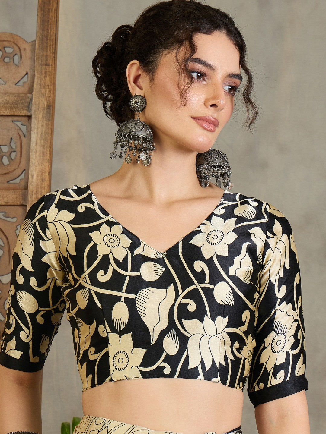 Ethnic Black Satin Saree with Detailed Kalamkari Printed Design - Image 2