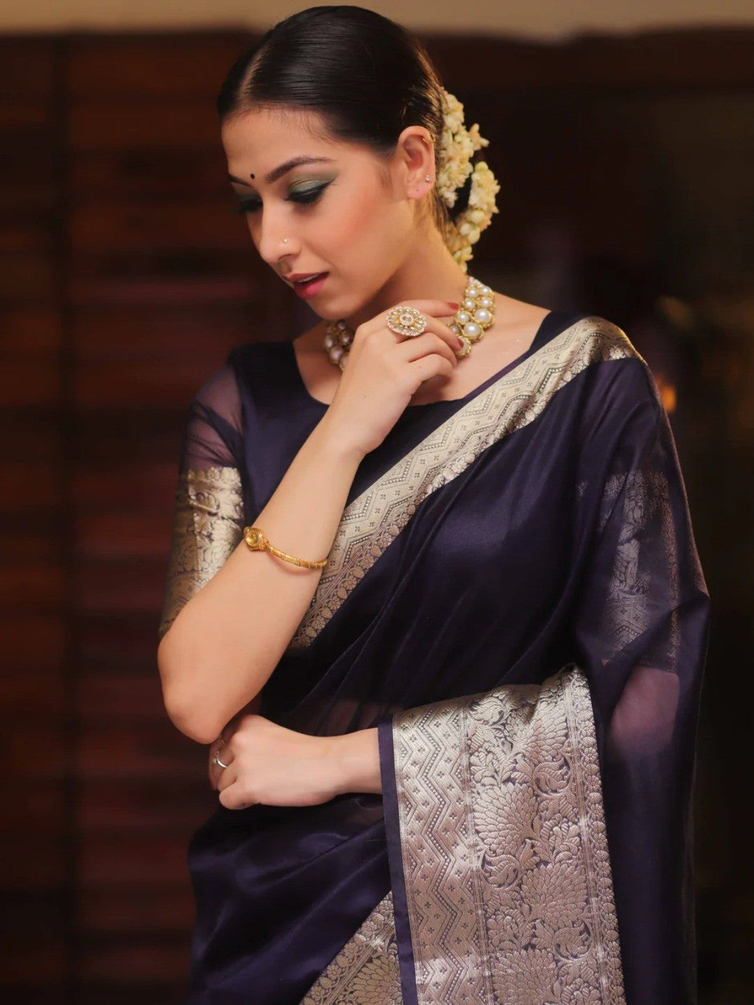 Classic Blue Solid Organza Saree Featuring Floral Golden Zari Weaving Border - Image 3